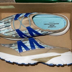 Cushion walk memory foam sneakers